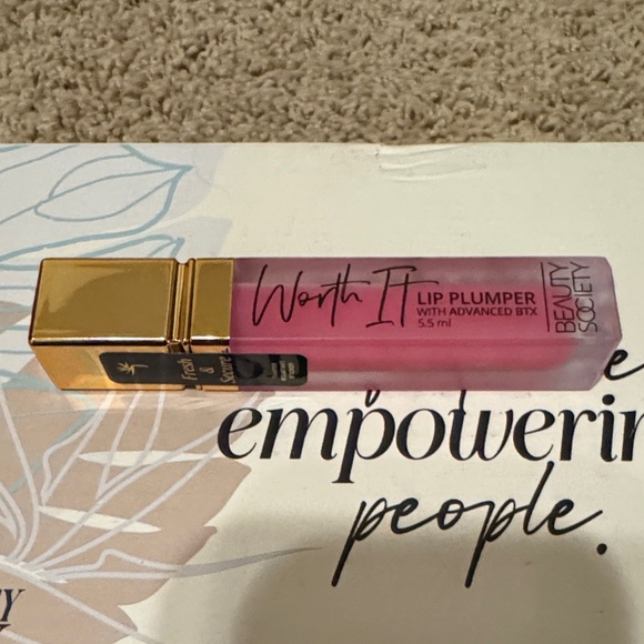 Beauty Society Other - Beauty Society Worth It lip plumper